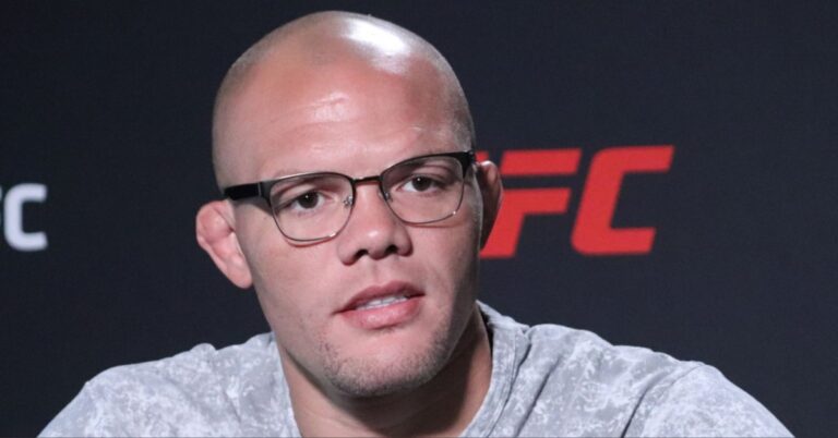 Anthony Smith confused by his ongoing beef with UFC champ Alex Pereira: 'It’s just weird to me'