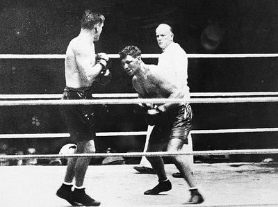 Jack Dempsey vs. Gene Tunney 1