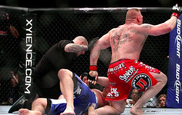 Brock Lesnar vs. Shane Carwin