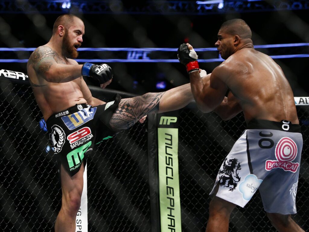 Travis Browne Alistair Overeem