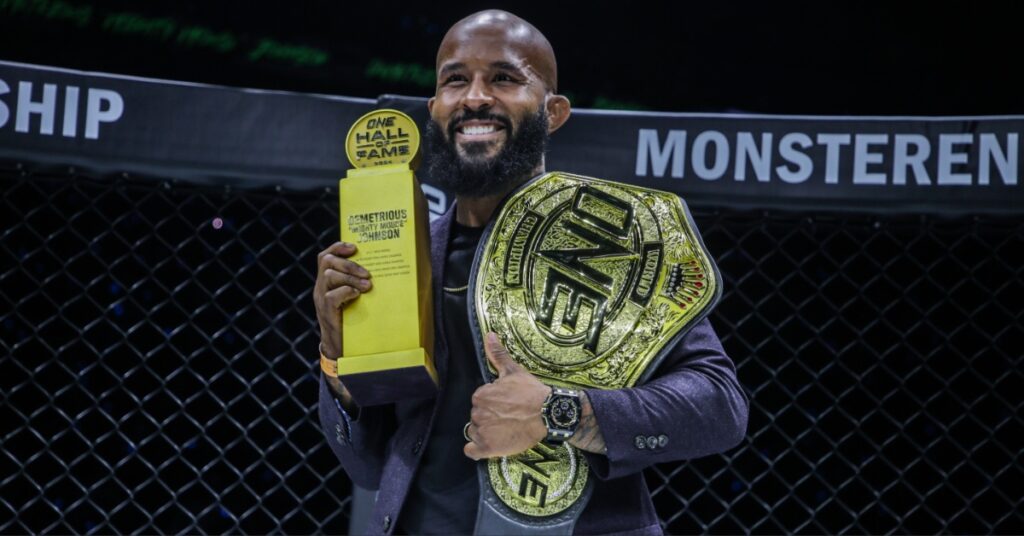 Dana White salutes Demetrious Johnson after retirement: 'I was defending him from the fans'