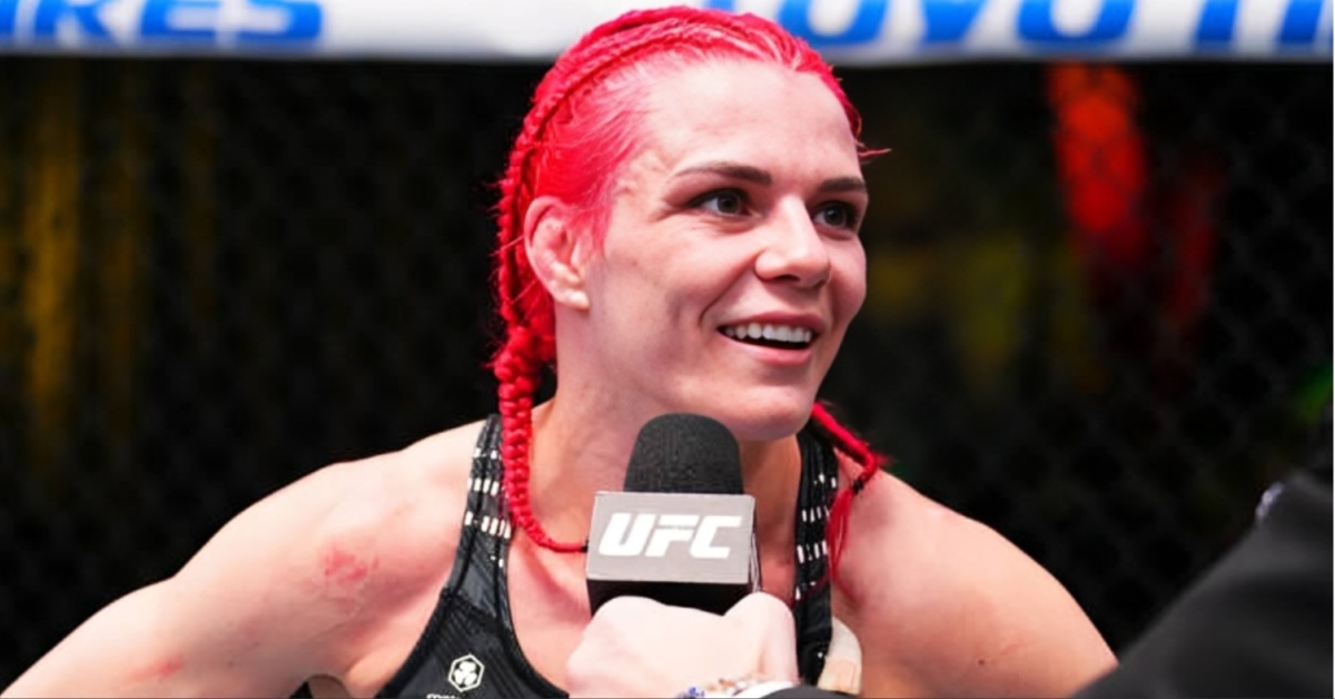 Gillian Robertson outlasts Luana Pineiro in unanimous decision win - UFC Vegas 100 Highlights