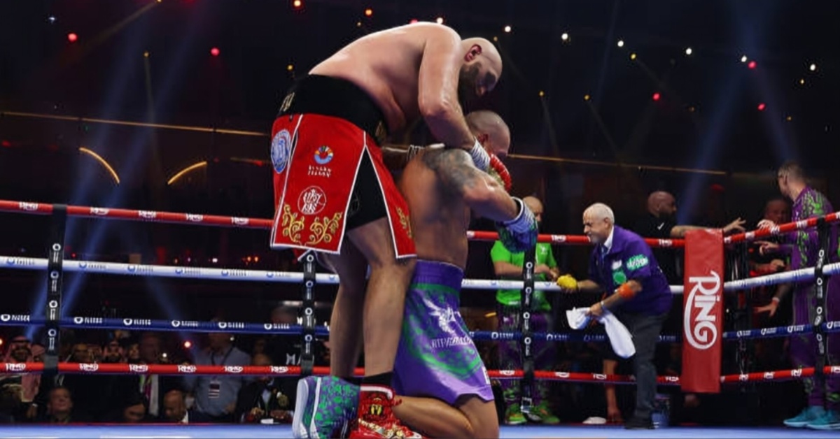 Promoter furious with scoring as Oleksandr Usyk dominates Tyson Fury again: 'I'm dumbfounded'