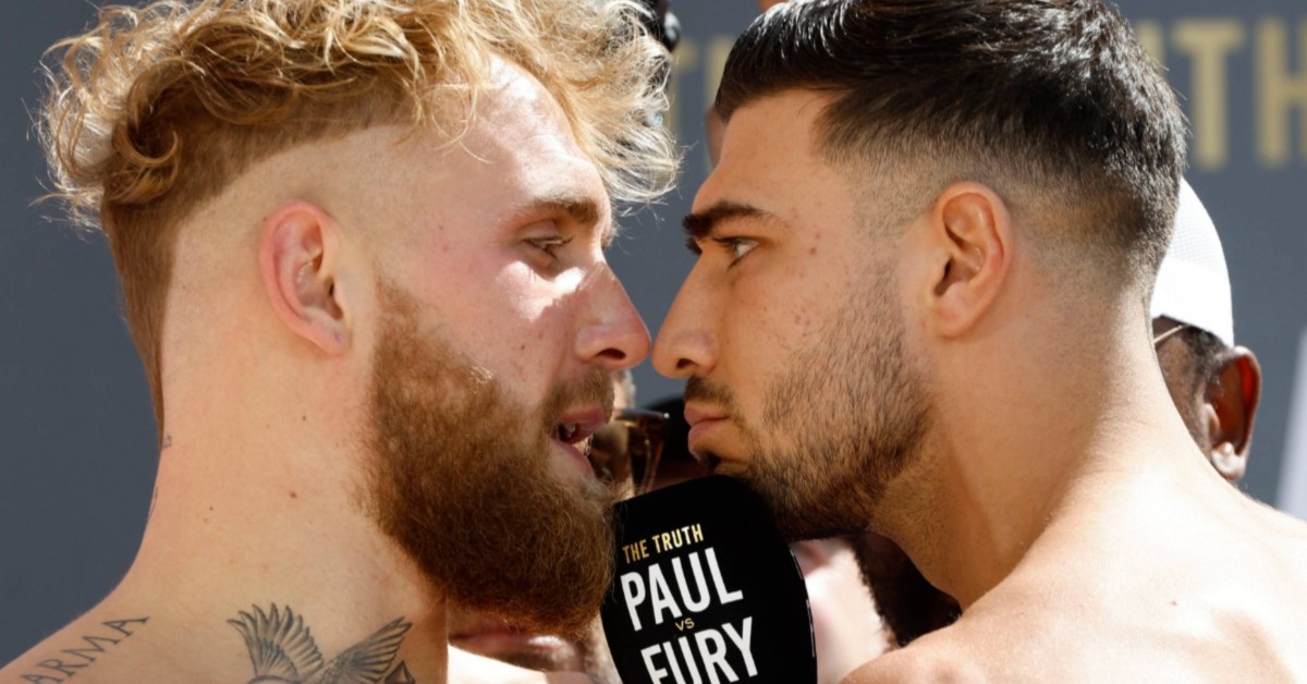 https://www.lowkickmma.com/wp-content/uploads/2024/12/jake-paul-tommy-fury.jpg