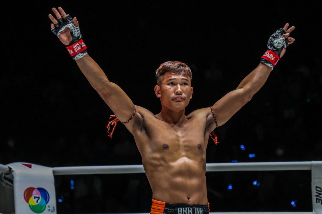 Kulabdam Sor Jor Piek Uthai Julio Lobo ONE Friday Fights 52 10