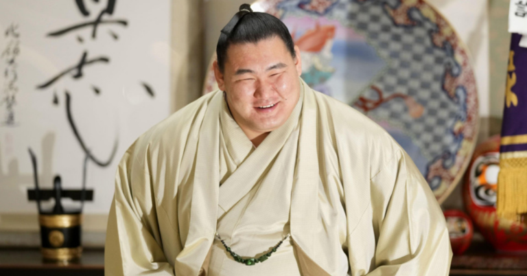 Mongolian Power: Hoshoryu's Victory Secures Yokozuna Status After Epic New Year Tournament