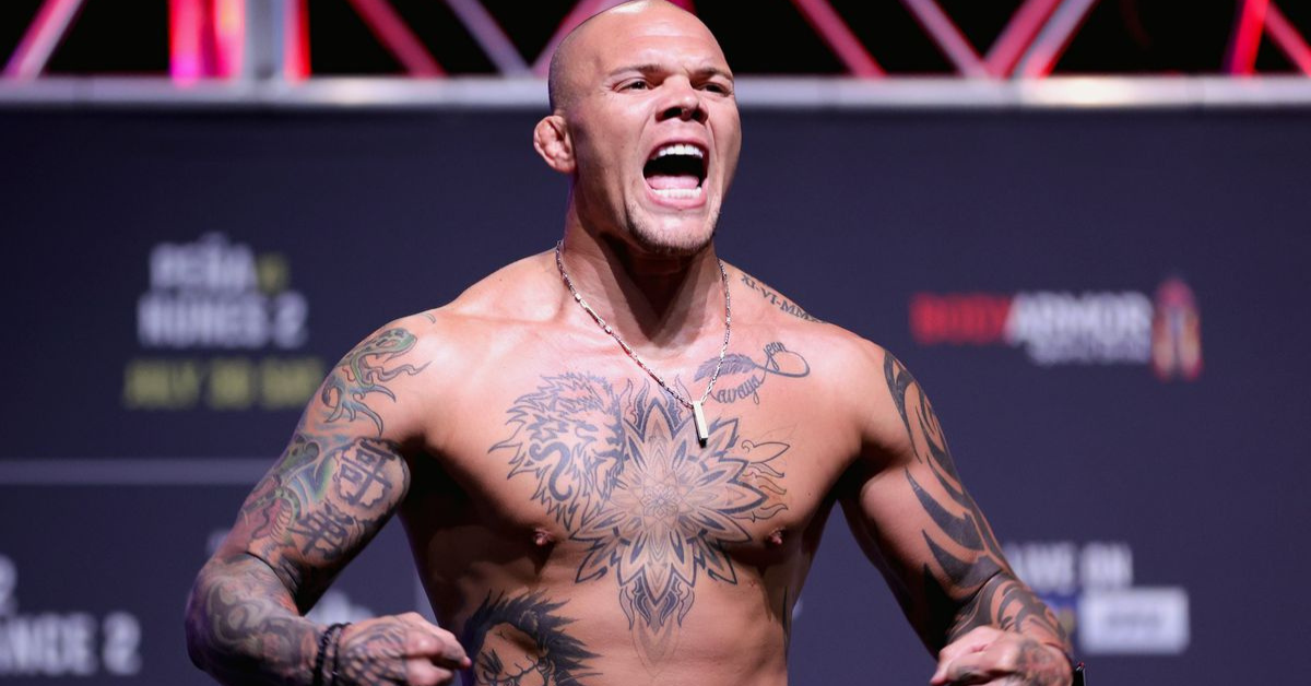 Anthony Smith Calls UFC Legend Two-Faced in Heated Rant "Week Before They Were Calling Him a Cuck"