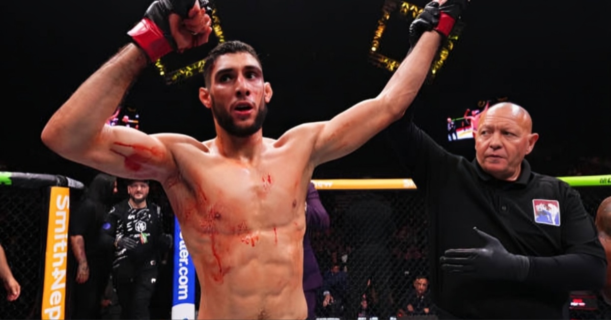 Fares Ziam lands hard fought decision over Mike Davis in bloodbath clash - UFC Saudi Arabia Highlights