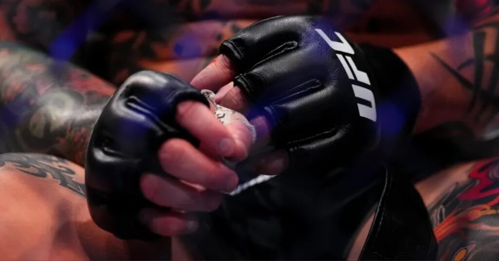 Former UFC Heavyweight Champion Slams the UFC Glove Design: 'Didn't Really Like Them'