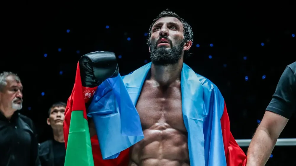 Chingiz Allaov with Belarus flag